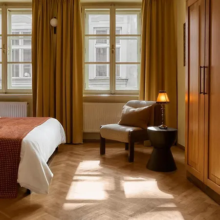 Nelis I Boutique In Old Town Prague