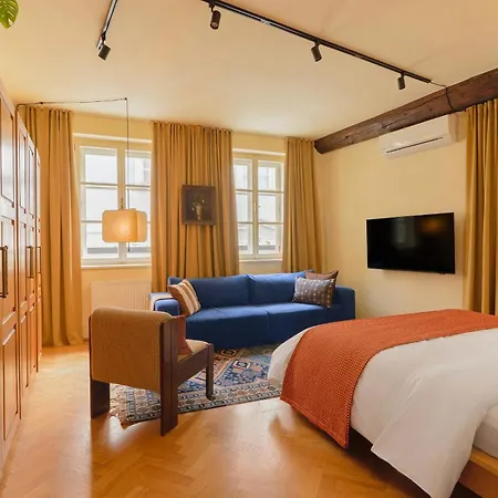 Nelis I Boutique In Old Town Apartment