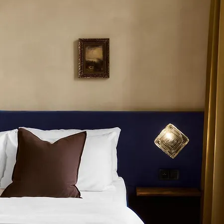 Spires And Spirits Old Town Boutique Apartment