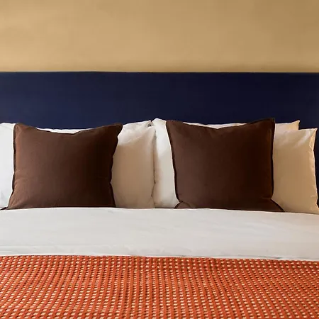 Spires And Spirits Old Town Boutique Apartment *