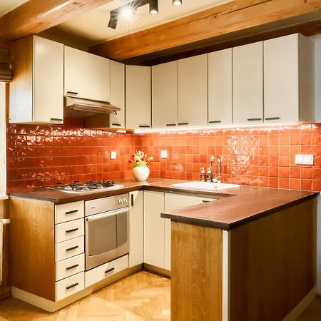 Spires And Spirits Old Town Boutique Apartment