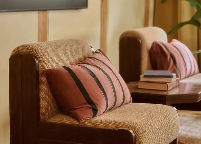 Nelis I Boutique In Old Town